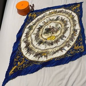 Hermes La Promenade de Longchamps Pleated Scarf